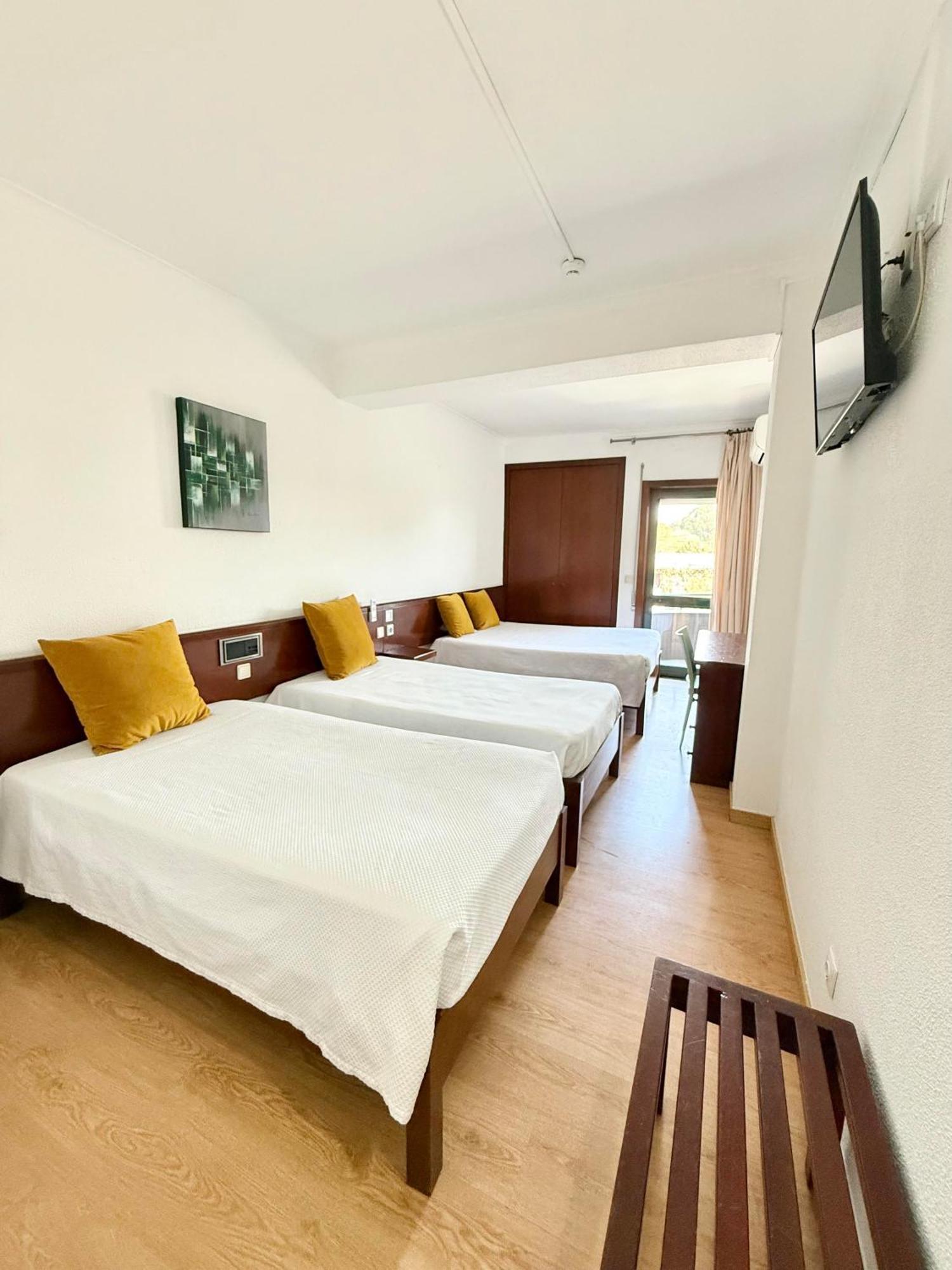 Residencial Dona Teresa Hotel Maia  Bagian luar foto