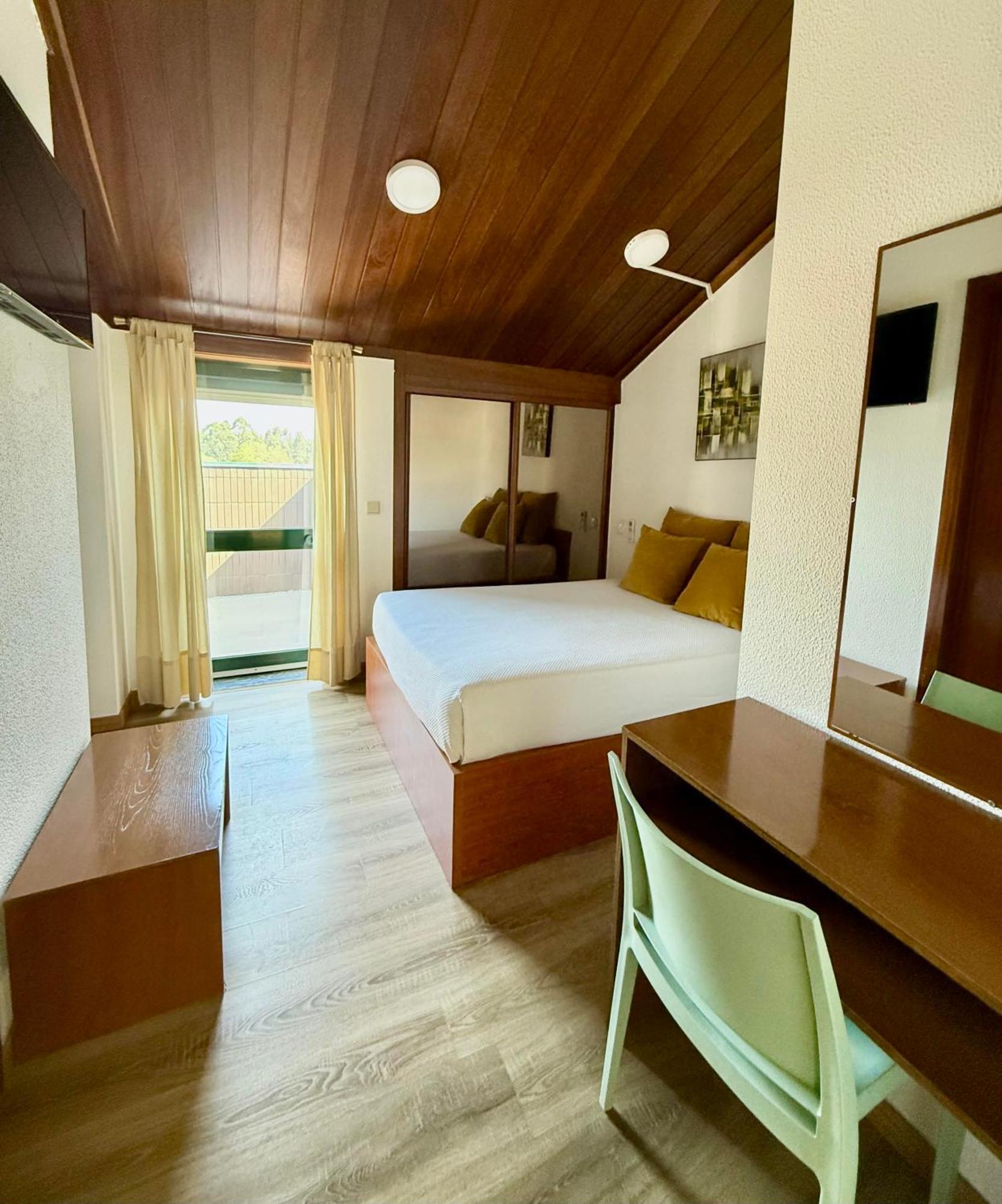 Residencial Dona Teresa Hotel Maia  Bagian luar foto